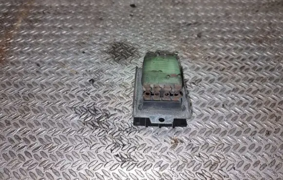 Volkswagen Transporter - Caravelle T4 Heater blower fan relay 3399386020