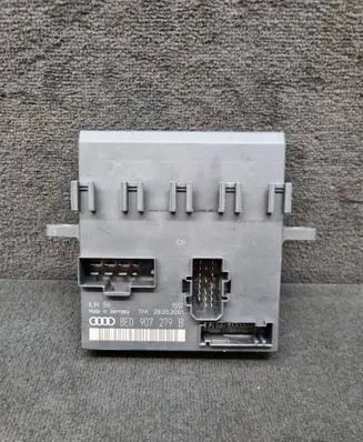 Audi A4 S4 B7 8E 8H Comfort/convenience module 8E0907279B