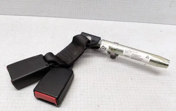 Mercedes-Benz C AMG W203 Rear seatbelt buckle 2038600269