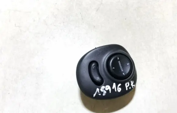 Chrysler 300M Wing mirror switch 04760174af 39754d