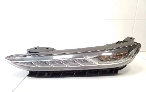Hyundai Kona I Headlight/headlamp 92207J9000