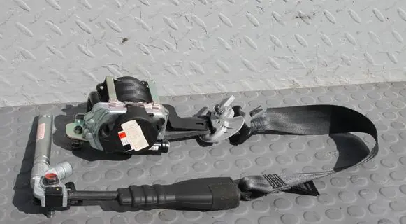 Hyundai Tucson TL Front seatbelt 88810-D7200TTX 88831-D7000TRY