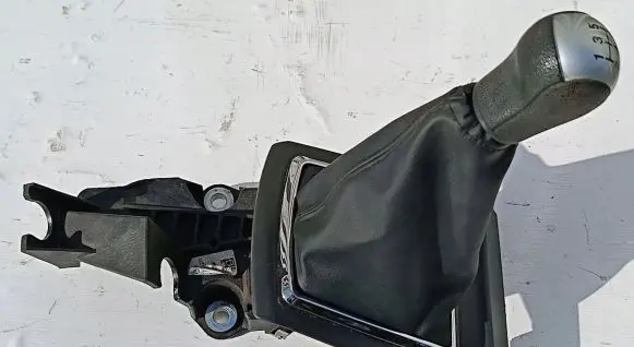 Ford Focus Gear shifter/selector 4M5R-7C453-DB