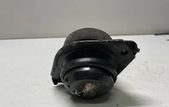Mercedes-Benz R W251 Engine mount bracket A2512403617