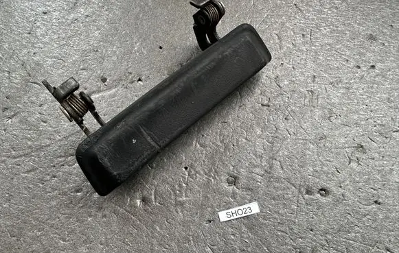 Mitsubishi Pajero Front door exterior handle MB134412