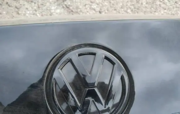 Volkswagen Jetta V Manufacturer badge logo/emblem 