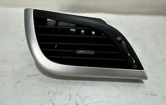 Peugeot 207 Dash center air vent grill 9650088577