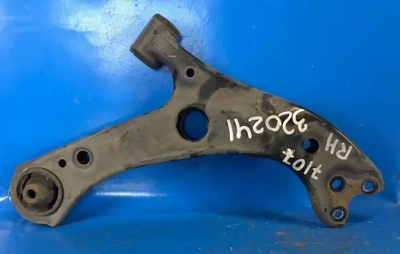 Toyota Prius xw60 Front lower control arm/wishbone 4806847060