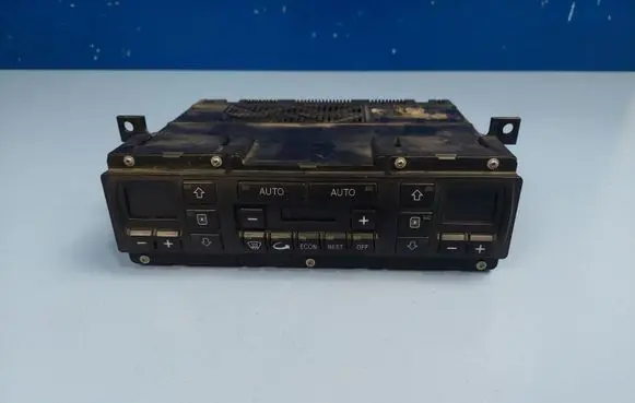 Audi A8 S8 D2 4D Air conditioner control unit module 4D0820043C