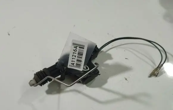Volkswagen Polo IV 9N3 Central locking motor 21932037992
