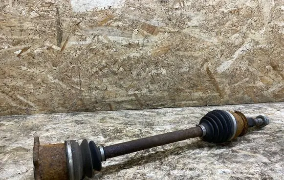 Infiniti G37 Rear driveshaft