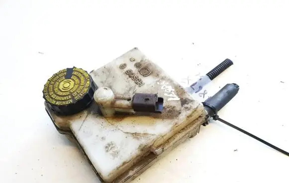 Brake fluid reservoir