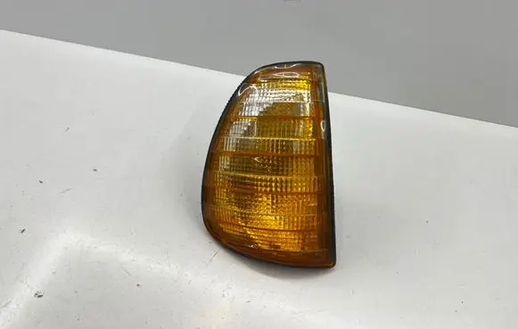 Mercedes-Benz W123 Front indicator light
