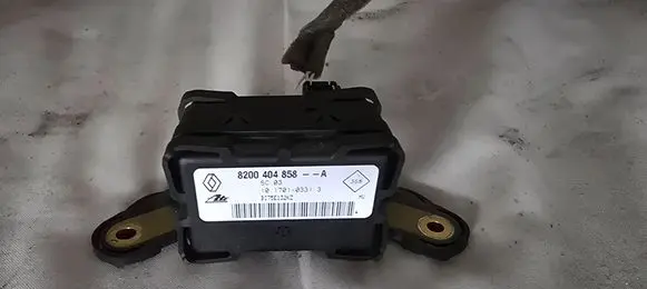 Renault Vel Satis ESP acceleration yaw rate sensor 8200404858 B175E132KZ 10170103313
