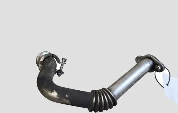 Volkswagen PASSAT B7 EGR valve line/pipe/hose