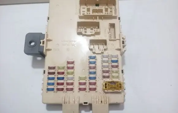 KIA Sportage Fuse module 919503W0433 919503W043 919503W043314704