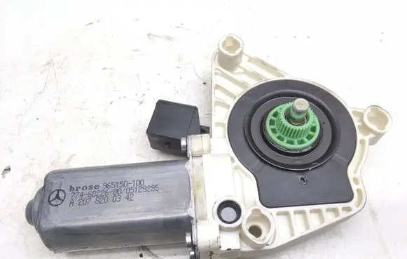 Mercedes-Benz E A207 Front door window regulator motor A2078200342