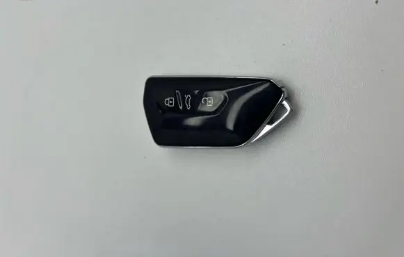 Volkswagen Golf VIII Ignition key/card 5H0959753G 10A800375K