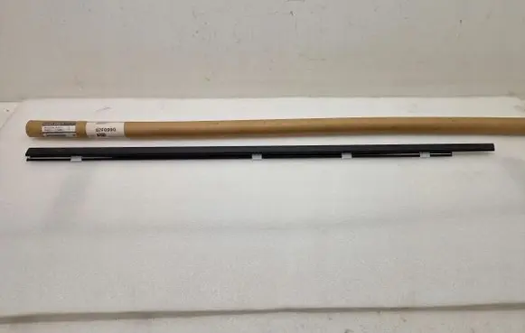 Nissan Qashqai Front door glass trim molding 