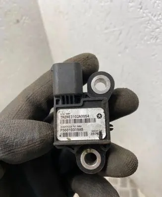 Jeep Grand Cherokee (WJ) Airbag deployment crash/impact sensor P56010319AB TR7ME3102A0054