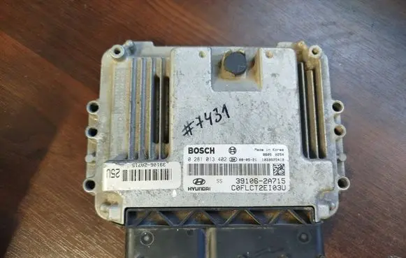 Hyundai i30 Engine control unit/module 391062A715