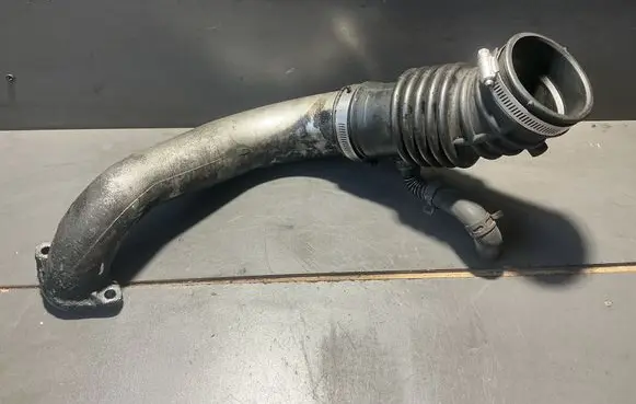 Nissan X-Trail T30 Intercooler hose/pipe 