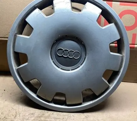 Audi A6 S6 C5 4B R16 wheel hub/cap/trim 4B0601147D