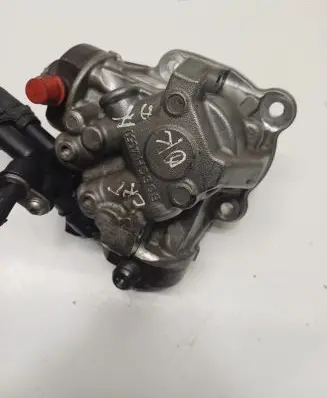 Audi Q7 4M Fuel injection high pressure pump 0445010806 059130755CG CRT