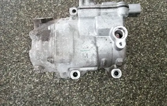 Toyota Yaris Air conditioning (A/C) compressor (pump) 0422001041