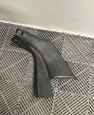 Foot area side trim