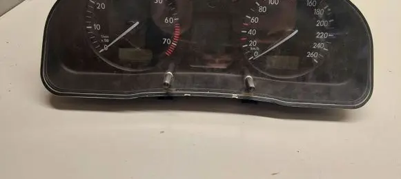Volkswagen PASSAT B5 Speedometer (instrument cluster)
