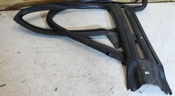 Subaru Forester SG Rubber seal loading door 
