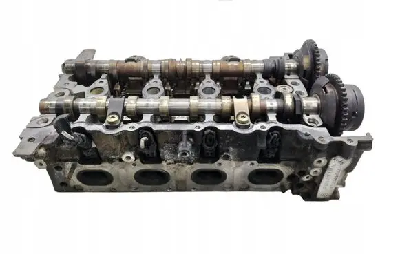 Mercedes-Benz C W205 Engine head 