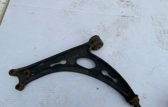 Front lower control arm/wishbone