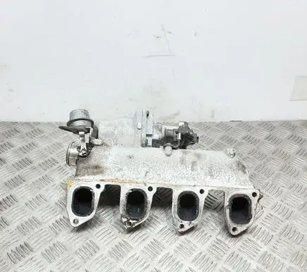 BMW X5 F15 Intake manifold 4M5Q9424BE 21200005BA