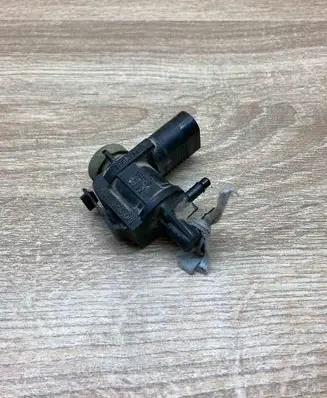 Audi A4 S4 B7 8E 8H Turbo solenoid valve 1J0906283C