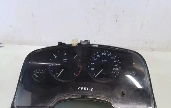 Opel Zafira A Speedometer (instrument cluster)