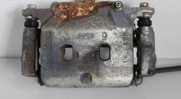 Nissan X-Trail T32 Front brake caliper