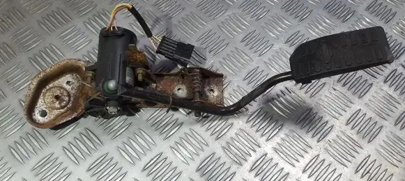 Nissan Almera N16 Accelerator throttle pedal 0281002425 184301302