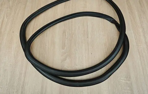 Audi A4 S4 B9 Front door rubber seal 8W0831721