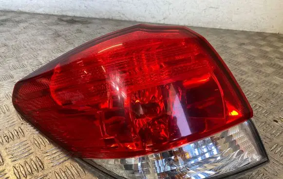 Subaru Legacy Rear/tail lights E115345 A045053