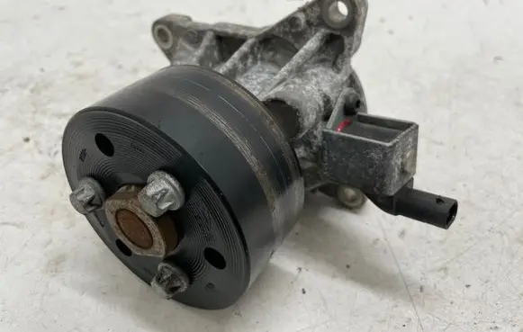 Land Rover Range Rover Sport L494 Water pump