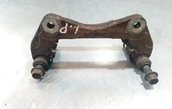 Mitsubishi Lancer VIII Front Brake Caliper Pad/Carrier 