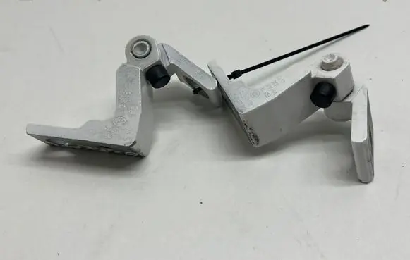 Audi Q3 F3 Front door hinge set 8W0833403A A046574