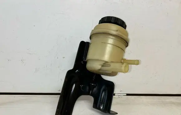 KIA Sorento Power steering fluid tank/reservoir 
