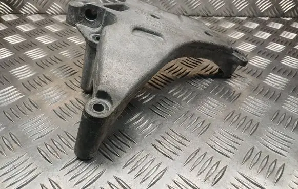 Volkswagen Golf VI Engine mounting bracket 03L199207