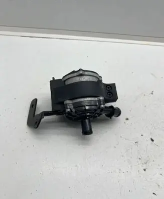 Renault Austral Electric auxiliary coolant/water pump 210111797R 20230329 10R0622983