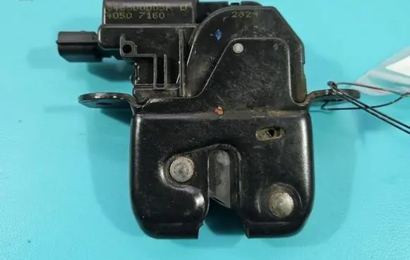 Renault Twingo II Tailgate/trunk/boot lock/catch/latch 846500003R IMPRK1410604