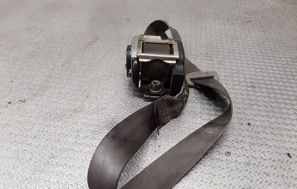 Volkswagen PASSAT B5.5 Front seatbelt 3B1857705D