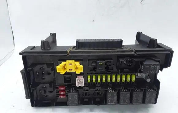 Jeep Grand Cherokee (WK) Fuse module 04692073AB 0000173358 52561L